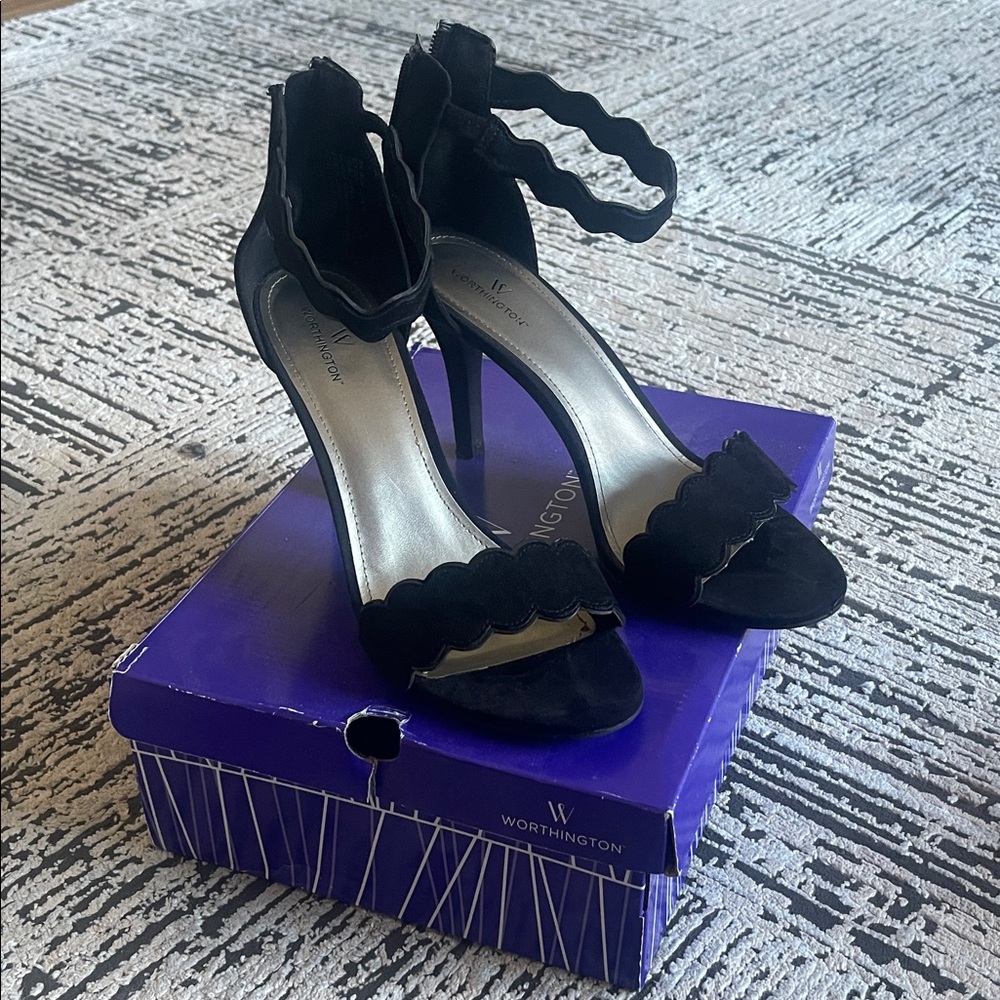 Worthington Black Scalloped Strap Stiletto Sandals
